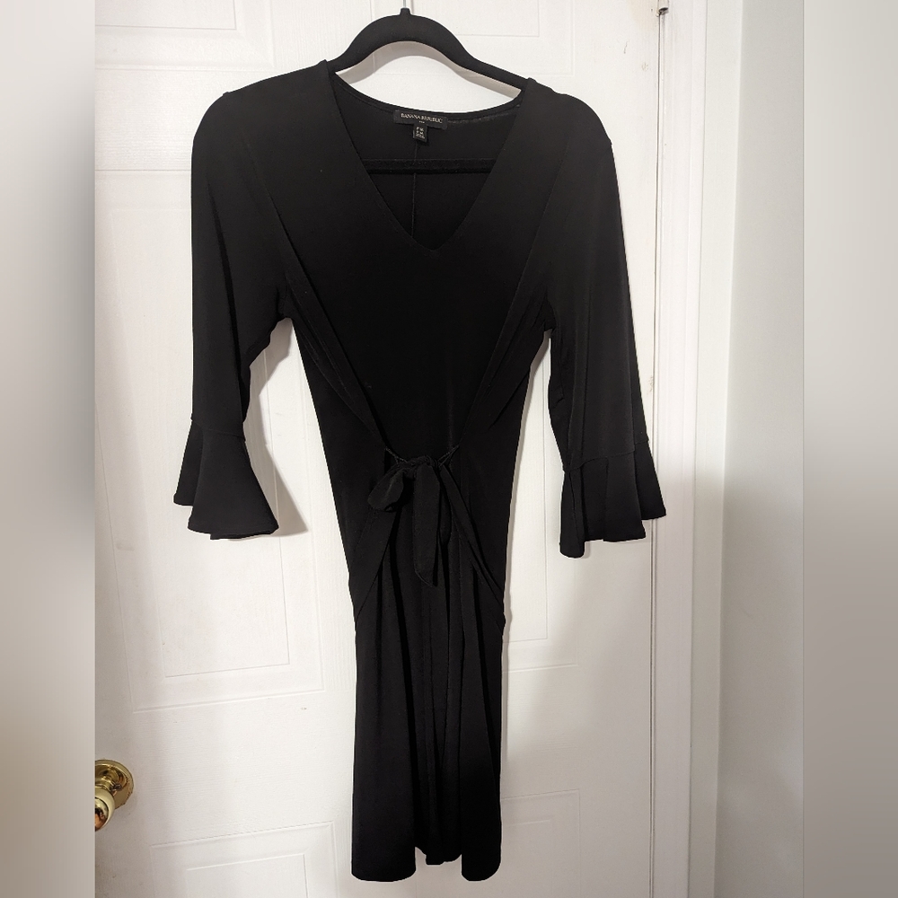 🍌 BR Petite Bell Sleeve Tie Dress